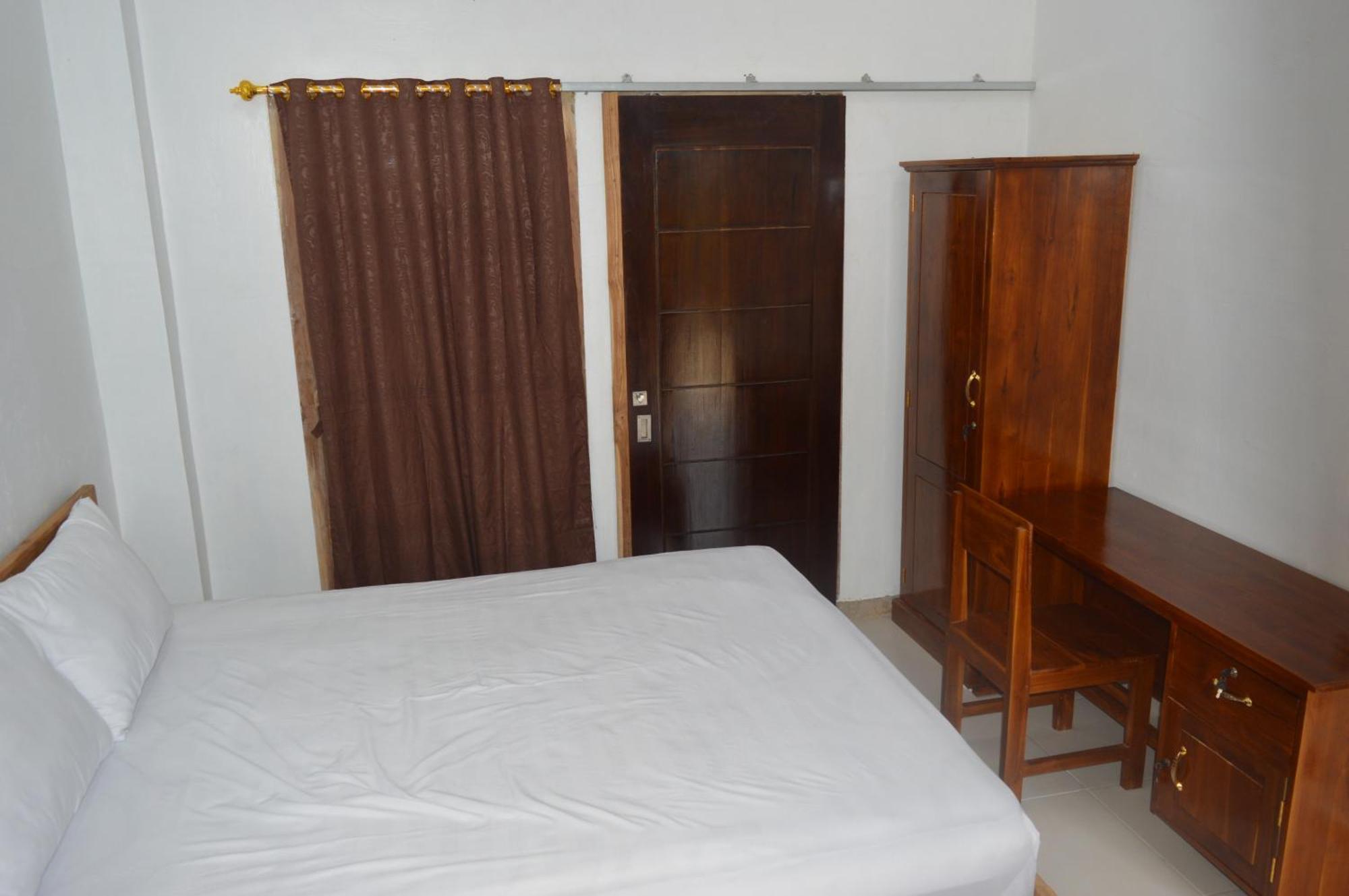 Labuan Bajo Mahoni Guesthouse Luaran gambar