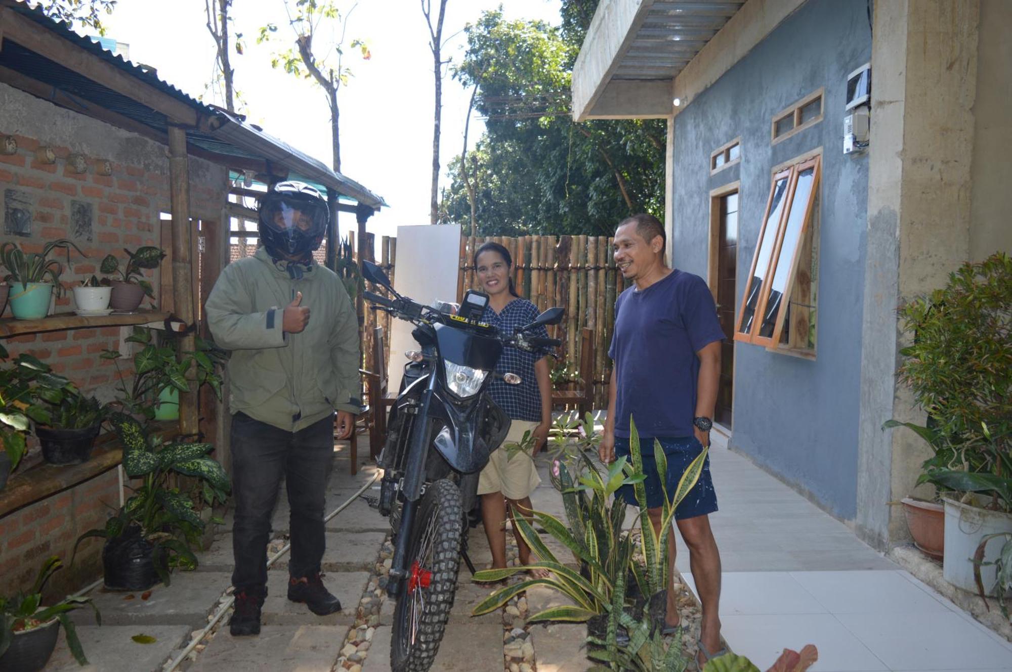 Labuan Bajo Mahoni Guesthouse Luaran gambar