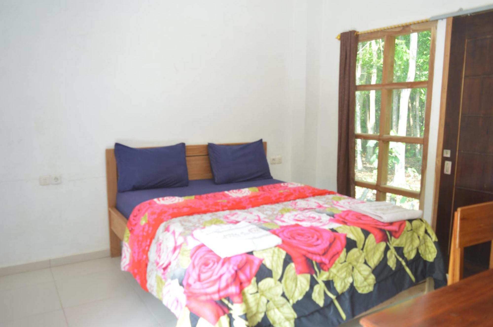 Labuan Bajo Mahoni Guesthouse Luaran gambar