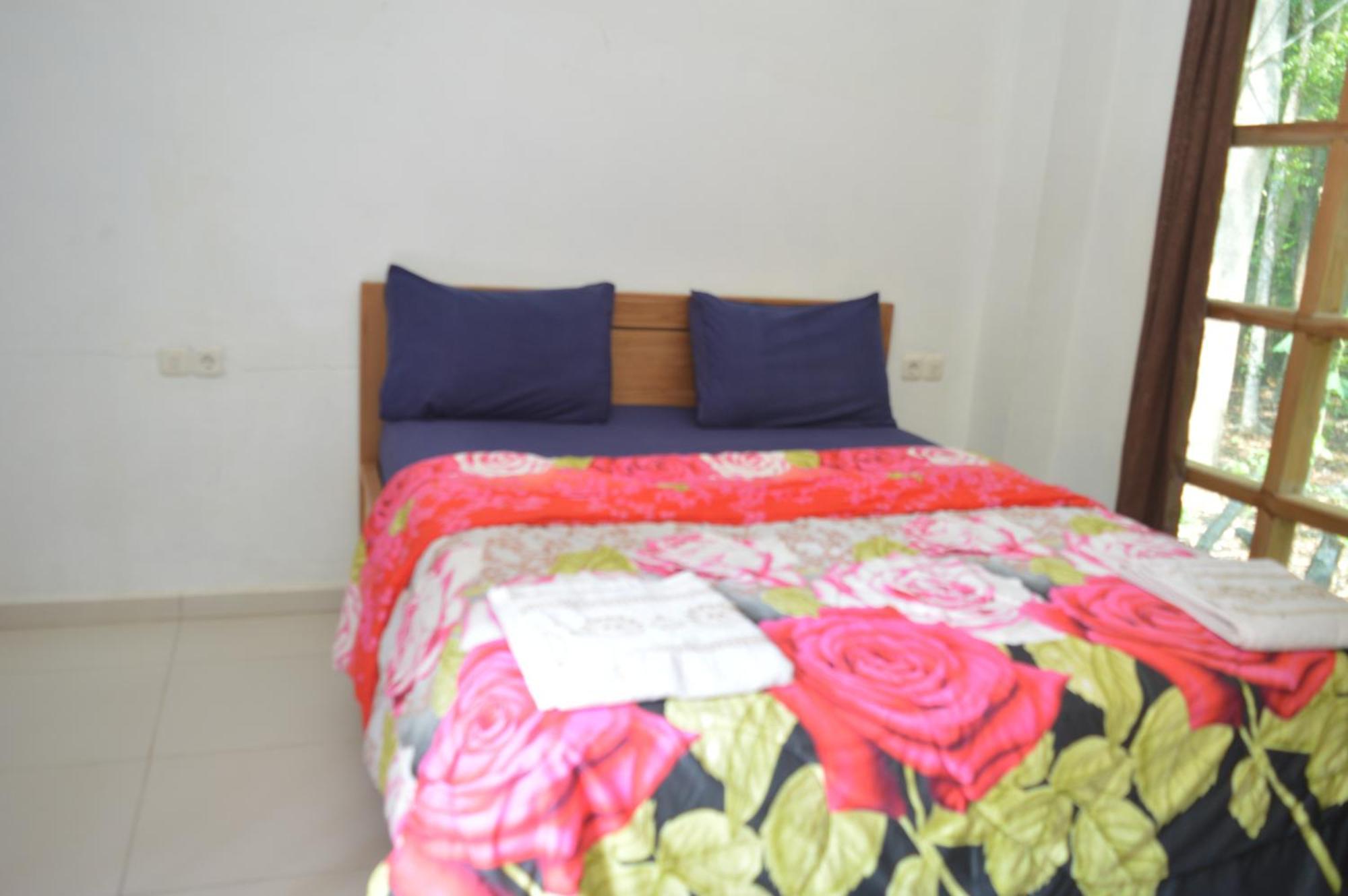 Labuan Bajo Mahoni Guesthouse Luaran gambar